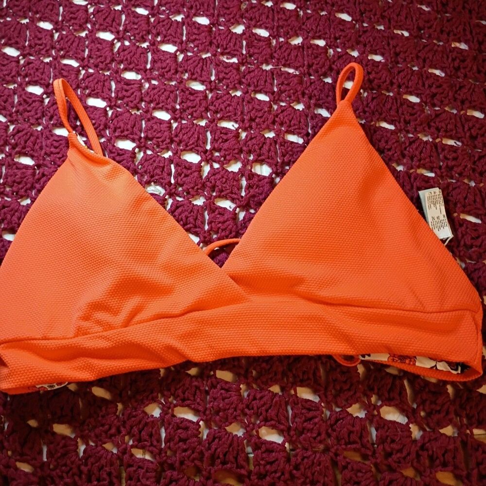 New WITHOUT Tags Maaji XL Bikini Top Solid Tangerine Size 12 B cup